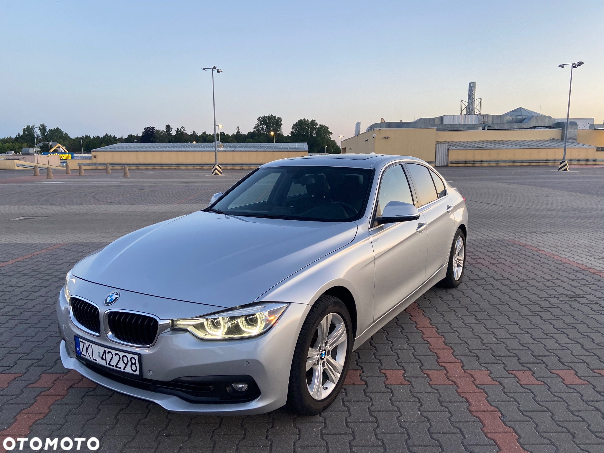 BMW Seria 3 330i - 2