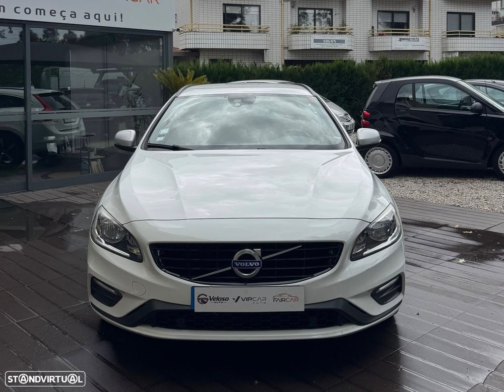 Volvo V60 2.4 D6 R-Design AWD Phev - 2