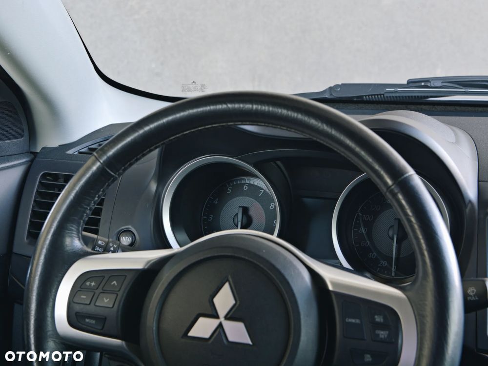 Mitsubishi Lancer Evolution Standard - 15