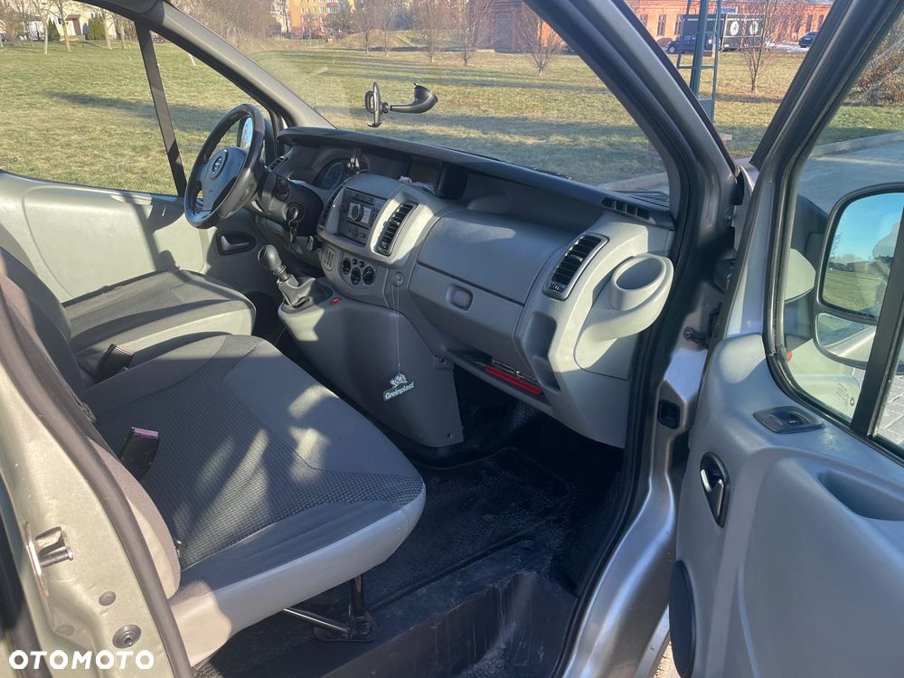 Opel Vivaro - 8