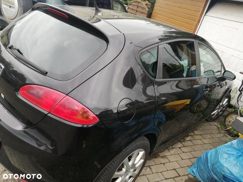 Seat Leon 2008 photo 2