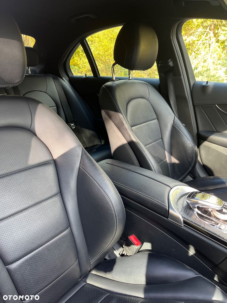 Mercedes-Benz Klasa C 300 7G-TRONIC AMG Line - 13