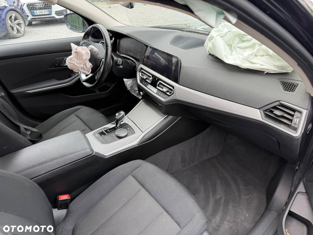 BMW Seria 3 320d xDrive M Sport - 19