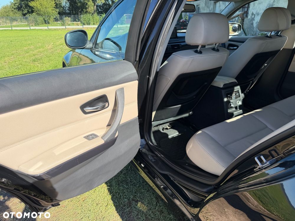BMW Seria 3 318d DPF - 24