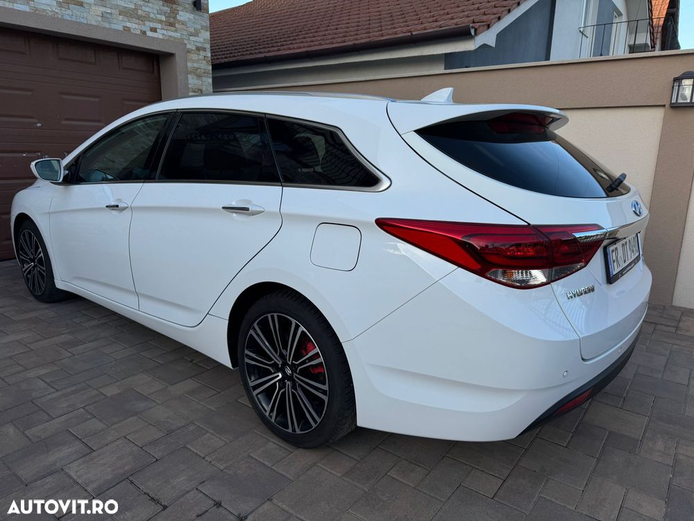 Hyundai i40 Kombi 1.7 CRDi DCT Premium - 4