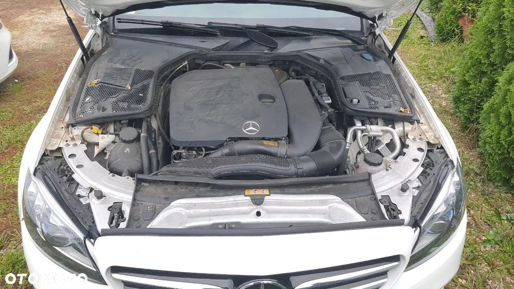 Mercedes-Benz Klasa C 200 4Matic 9G-TRONIC Exclusive - 5