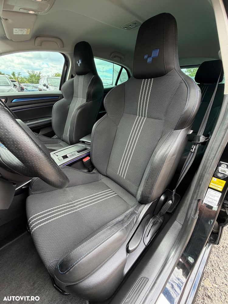 Renault Megane ENERGY TCe 205 EDC GT - 37