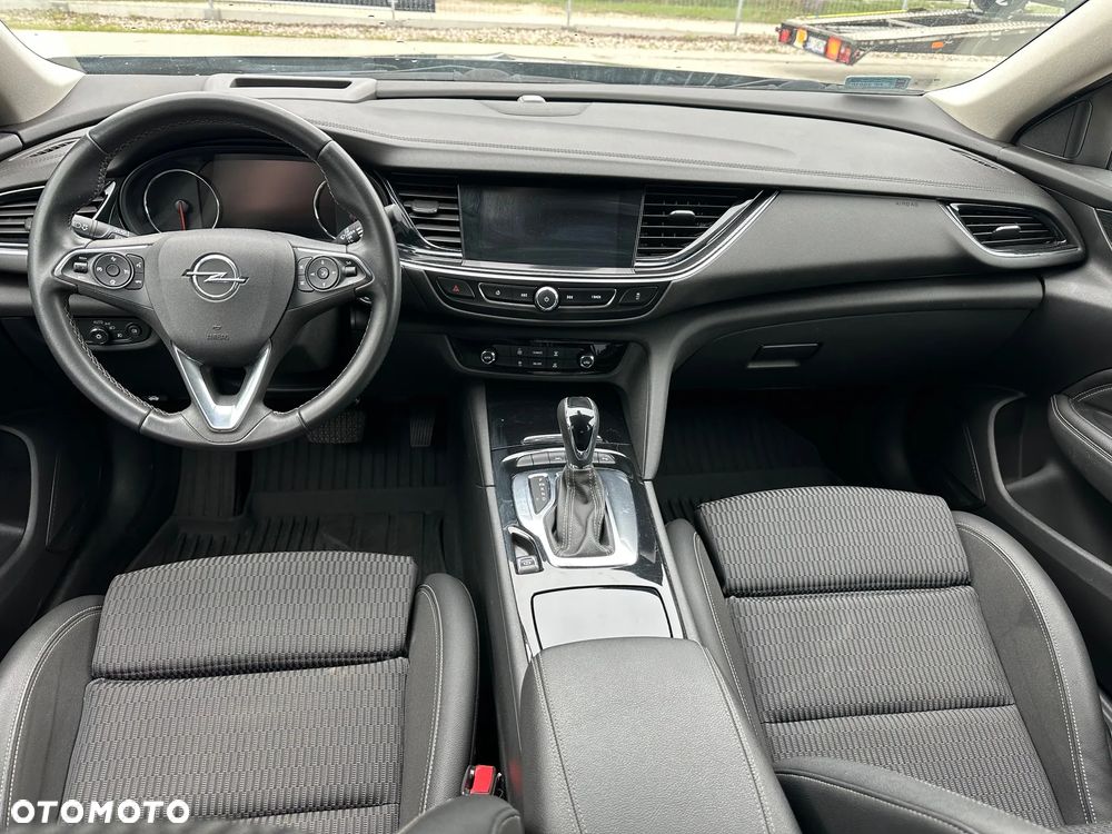 Opel Insignia - 10