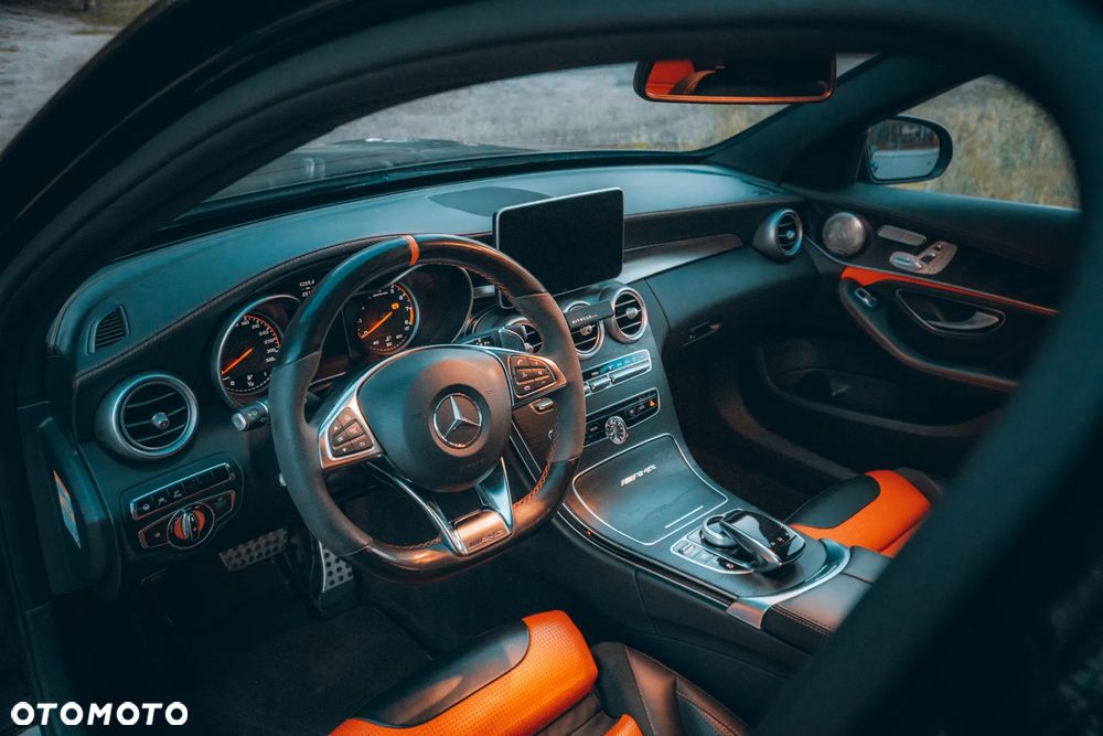 Mercedes-Benz Klasa C AMG 63 S AMG Speedshift 7G-MCT - 21