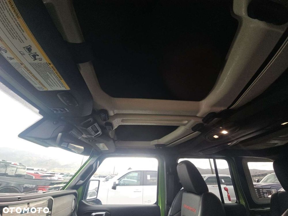 Jeep Wrangler - 16