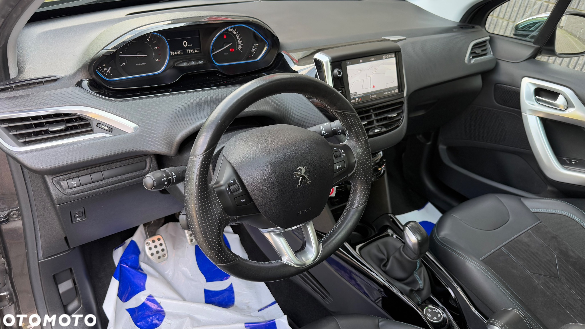 Peugeot 2008 1.6 BlueHDi Allure S&S - 5