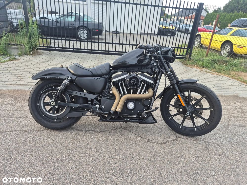 Harley-Davidson Sportster Iron 883 - 3