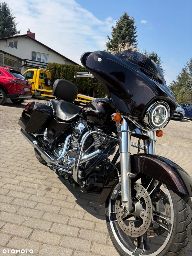 Harley-Davidson Touring Street Glide - 2