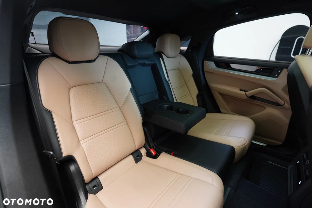 Porsche Cayenne Coupe - 24