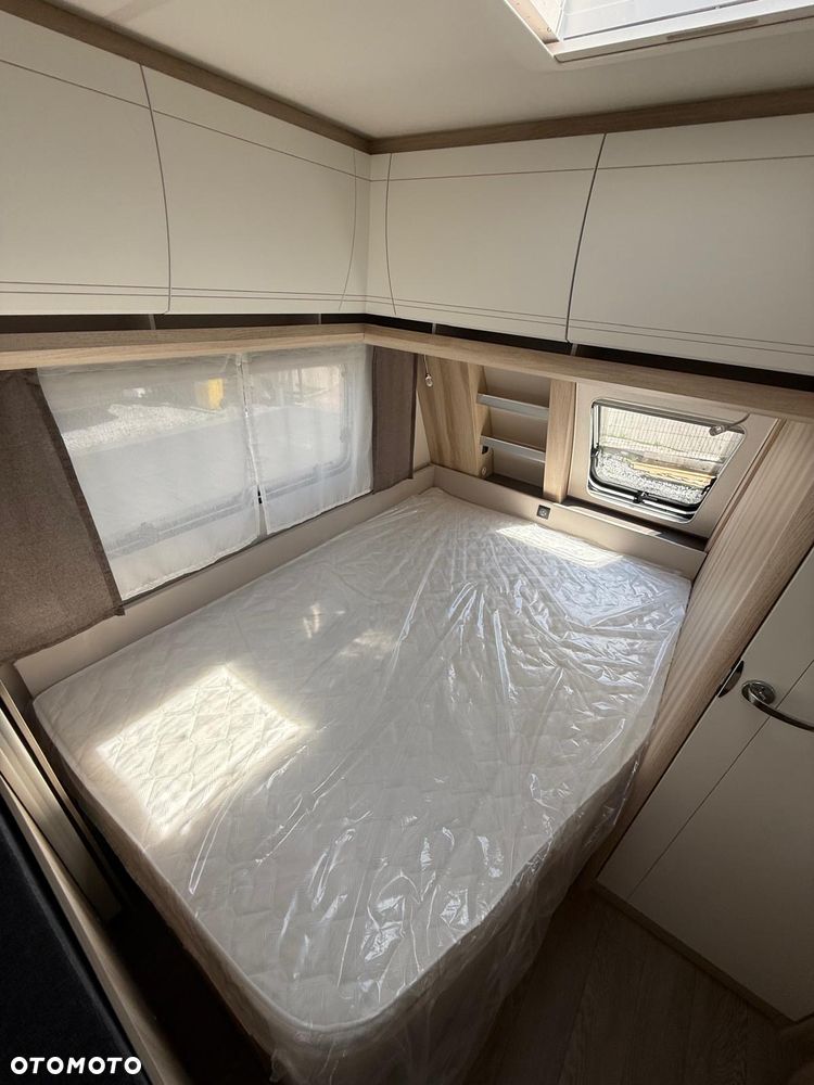 Hobby De Luxe 400 SFE - 11