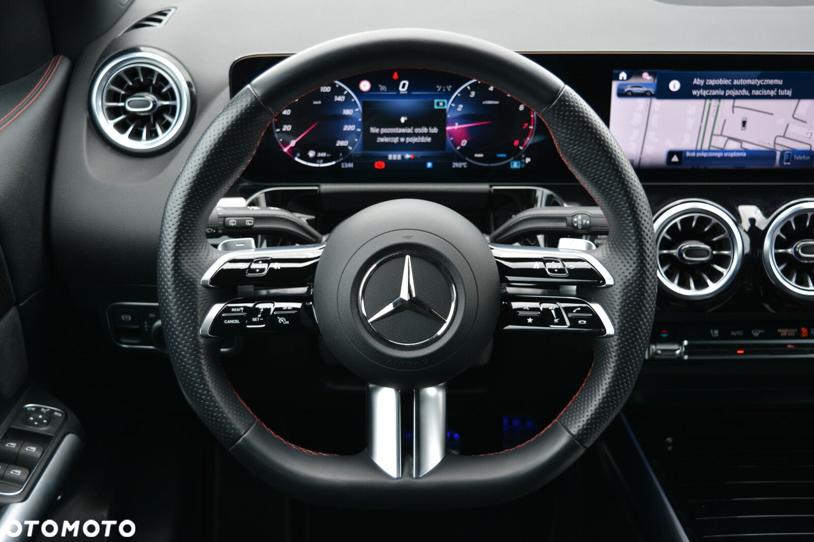 Mercedes-Benz GLA 200 AMG Line - 16