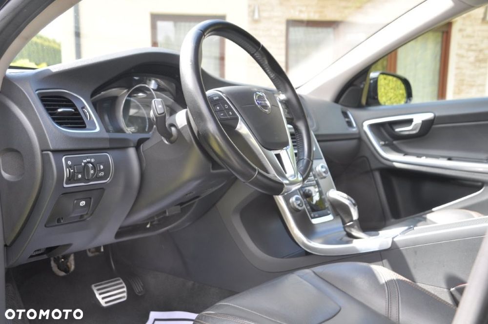 Volvo V60 Cross Country T5 AWD Summum - 18