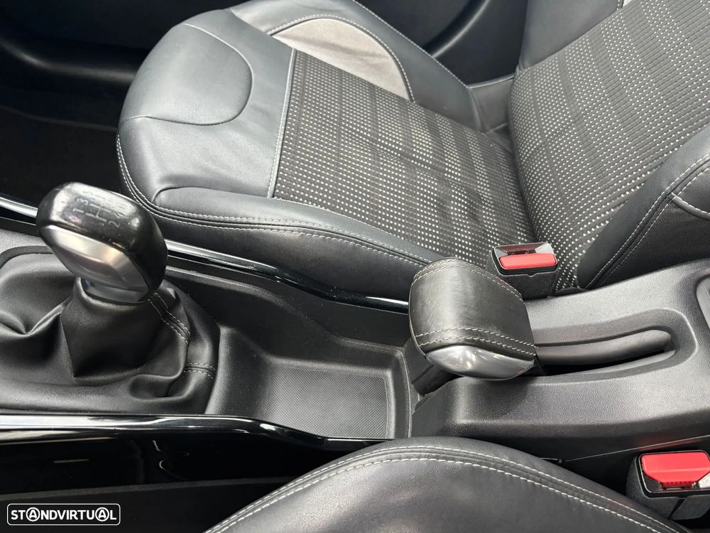 Peugeot 2008 1.2 PureTech Allure - 49