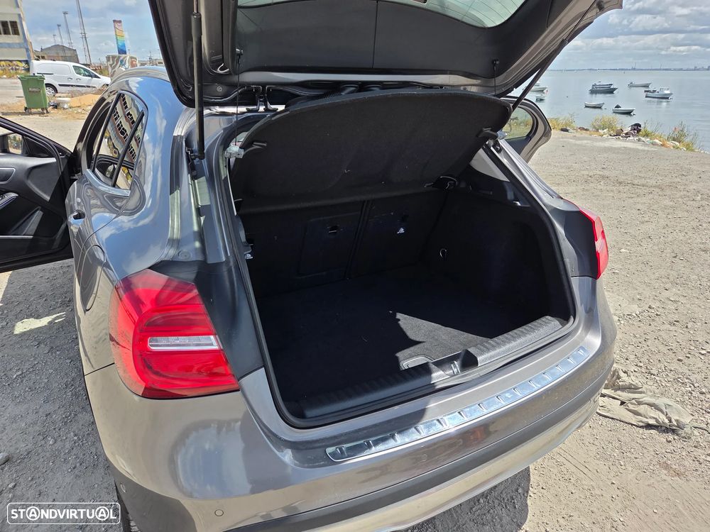 Mercedes-Benz GLA 180 CDI Urban - 7