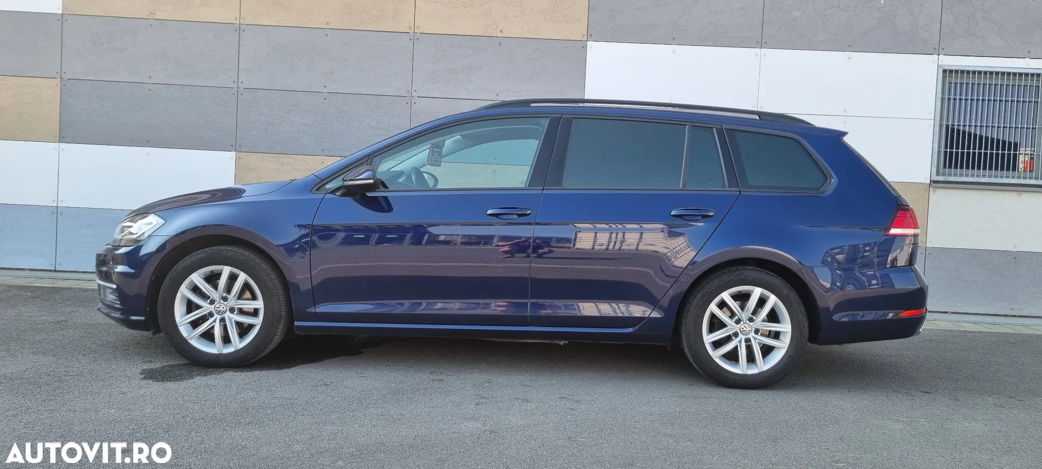 Volkswagen Golf 2.0 TDI SCR DSG Comfortline - 20