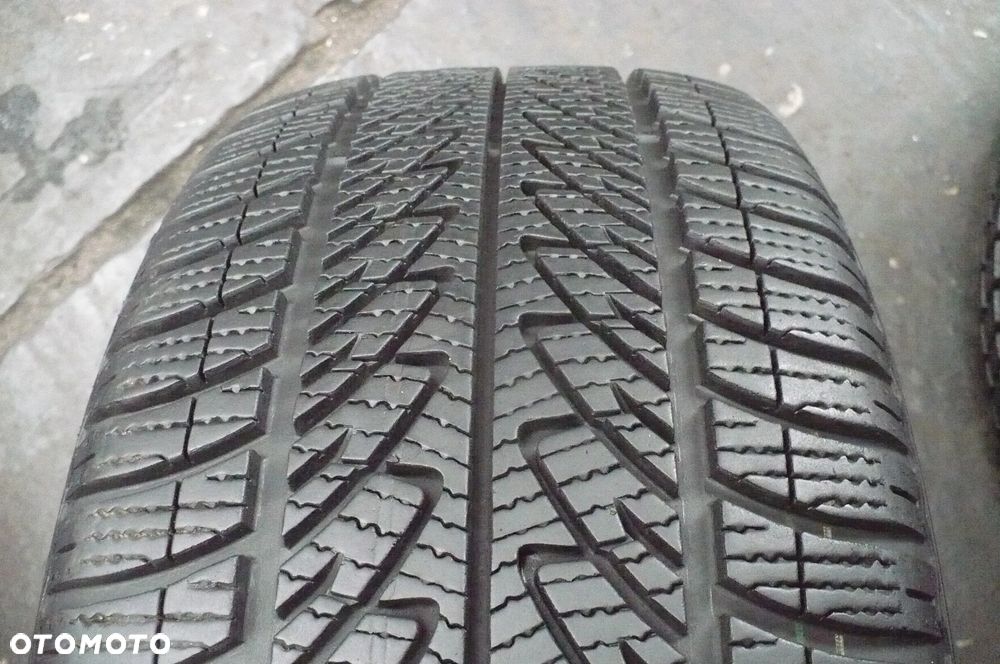 GOODYEAR Ultra Grip 8 Performance 225/45R17 6,8mm 2021