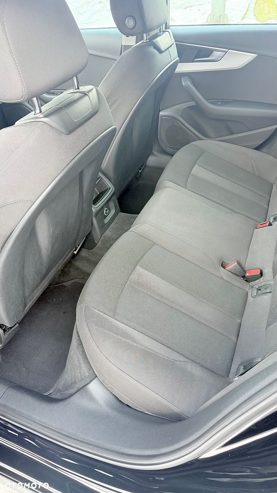 Audi A4 Avant 40 TFSI S tronic - 15