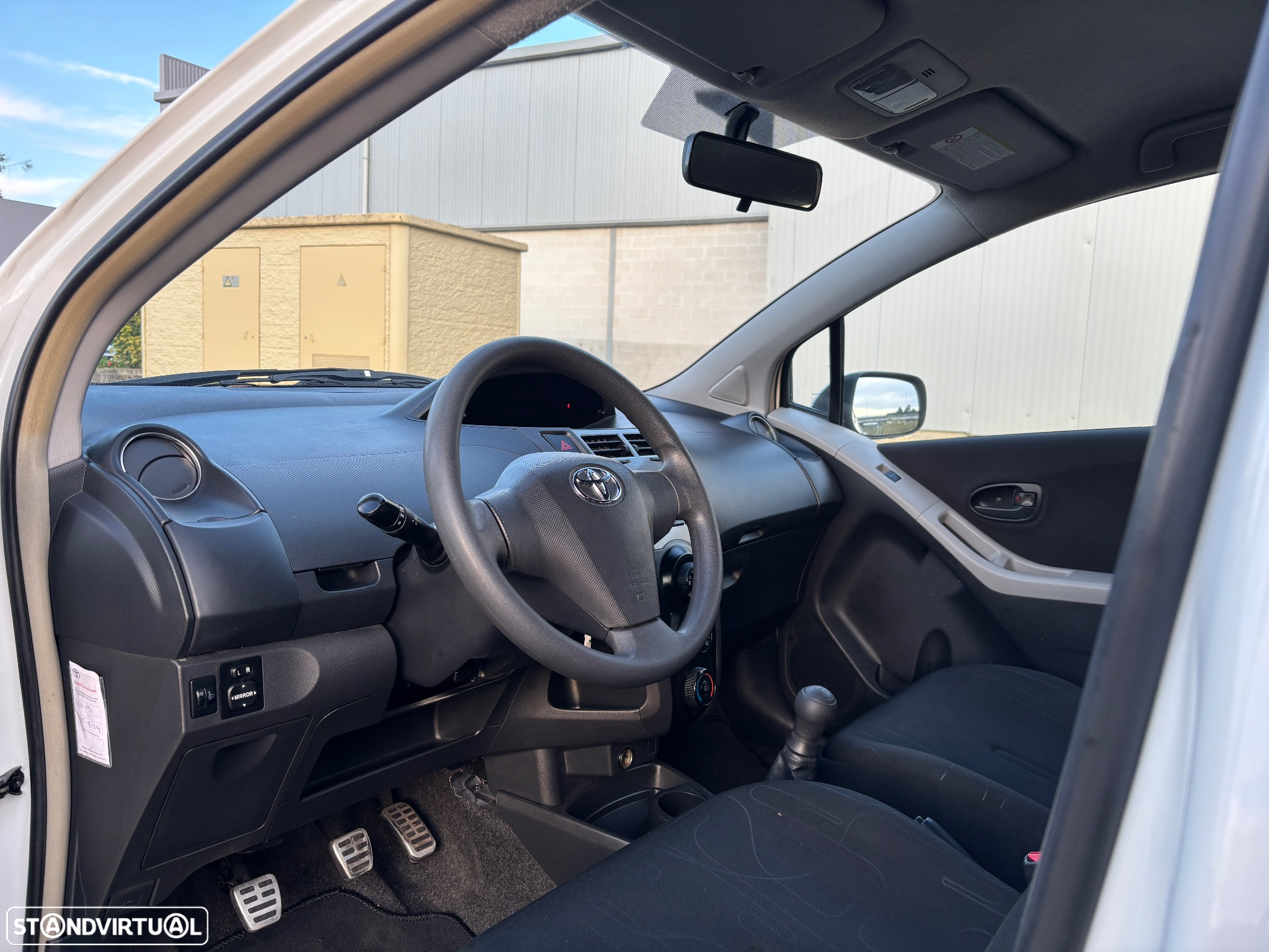 Toyota Yaris 1.0 VVT-i AC - 2