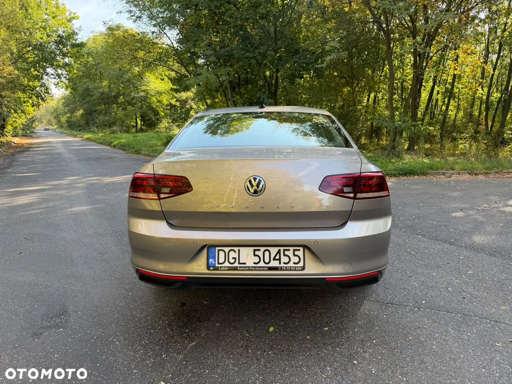 Volkswagen Passat - 5