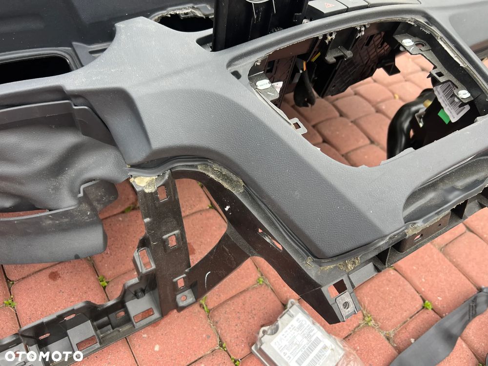 DESKA KONSOLA KOKPIT PODUSZKA PASY PEUGEOT 508 - 10