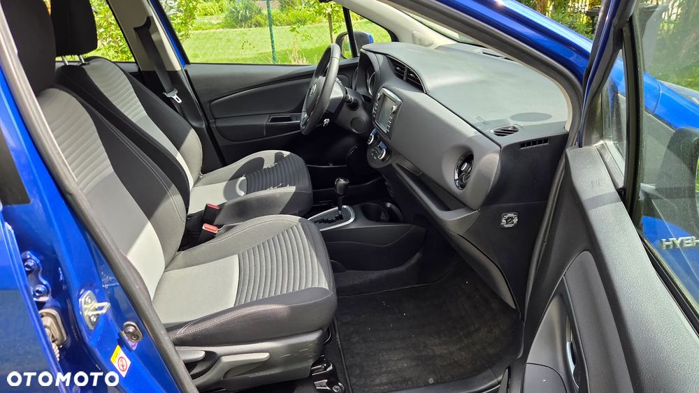 Toyota Yaris Hybrid 100 Premium - 13
