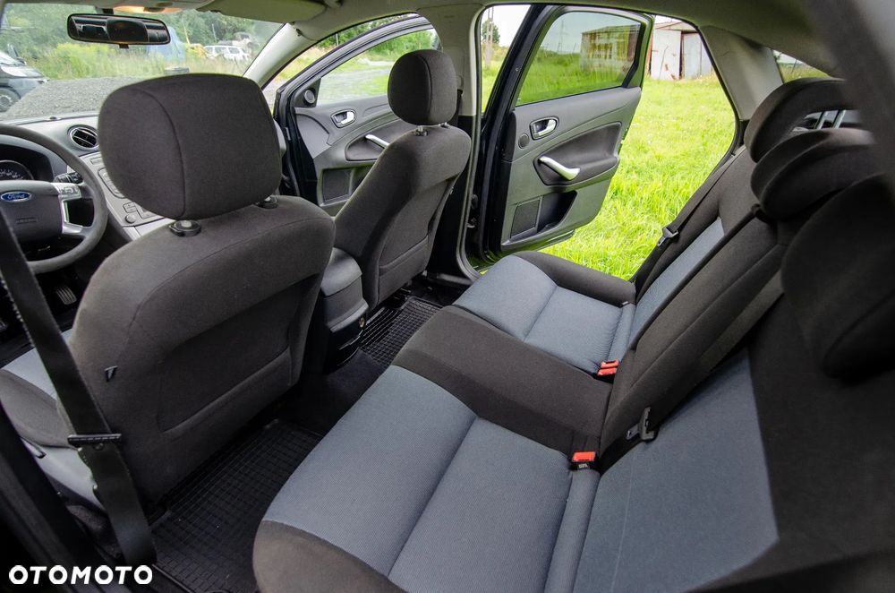 Ford Mondeo 1.8 TDCi Ambiente - 8