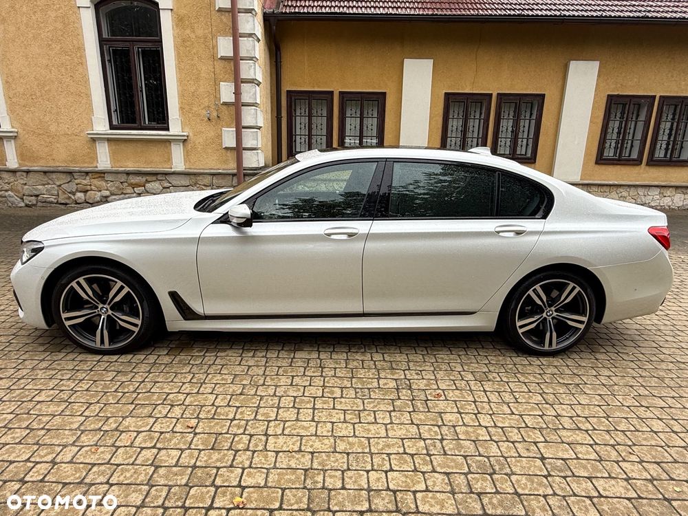 BMW Seria 7 750Li xDrive - 18