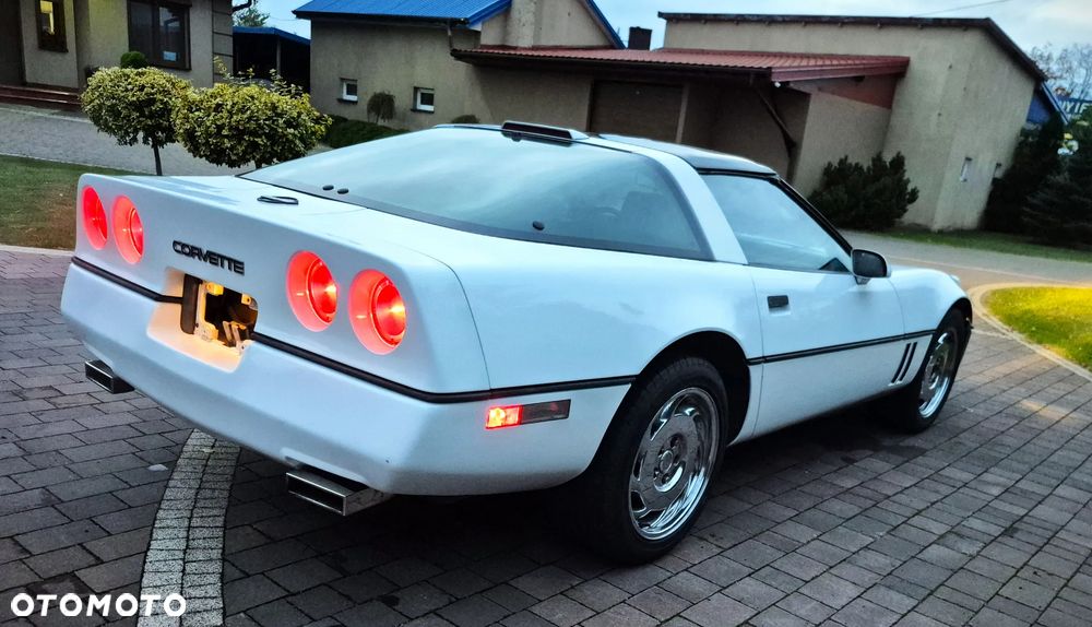 Chevrolet Corvette - 32