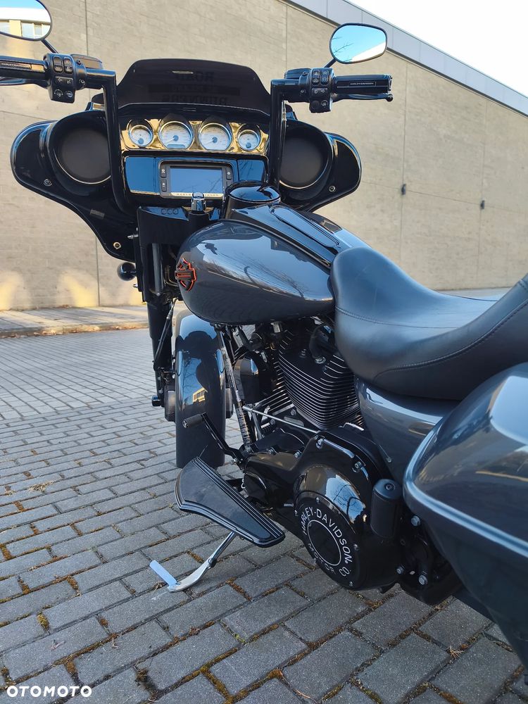 Harley-Davidson Touring Street Glide - 5