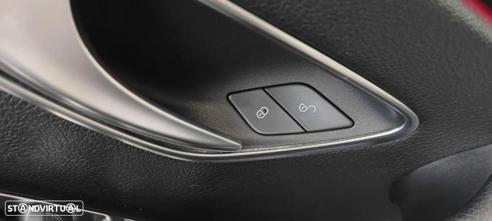 Mercedes-Benz E 220 d Avantgarde - 48
