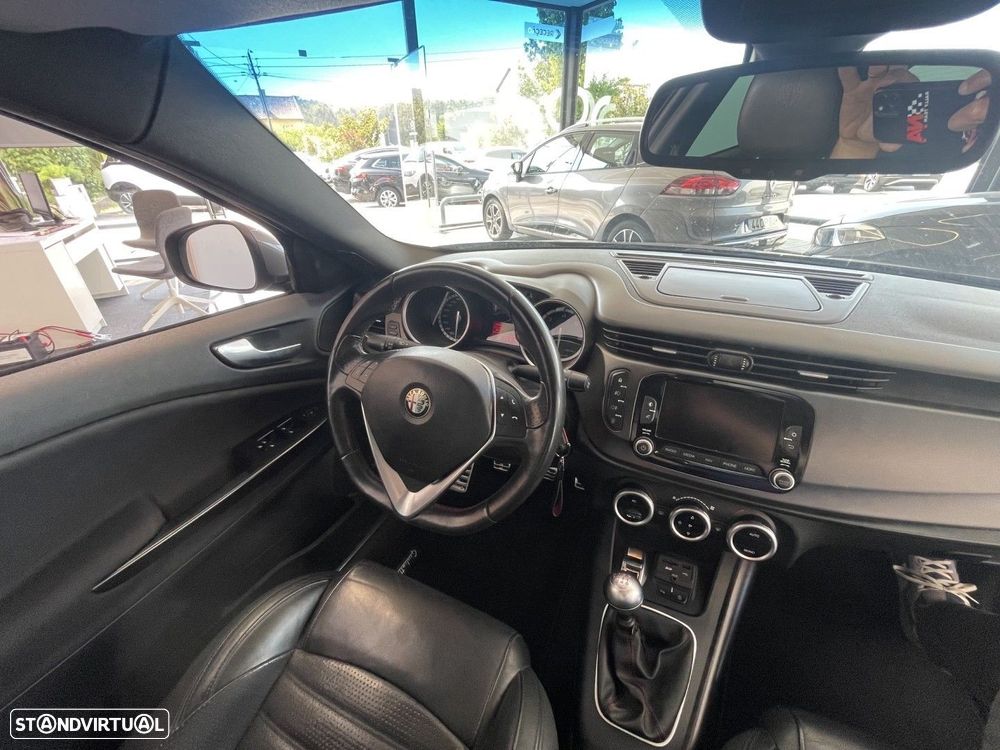 Alfa Romeo Giulietta 2.0 JTDM Exclusive J18 - 16