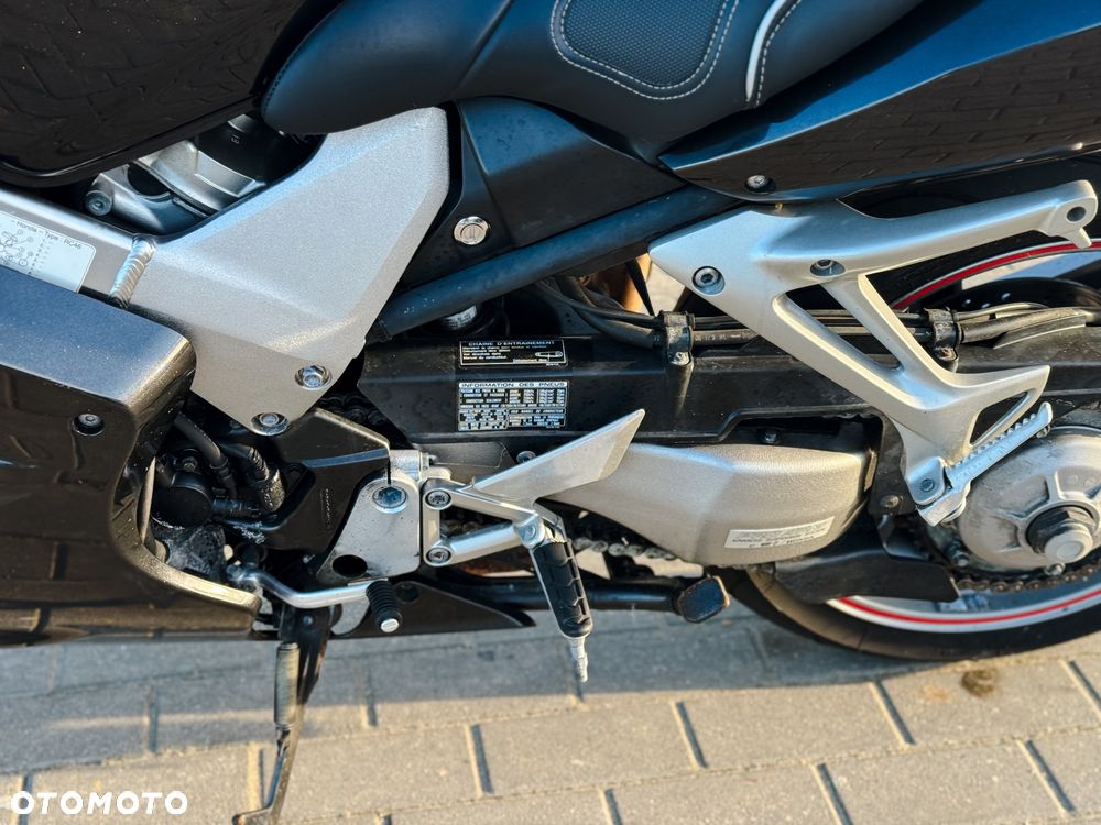 Honda VFR - 11