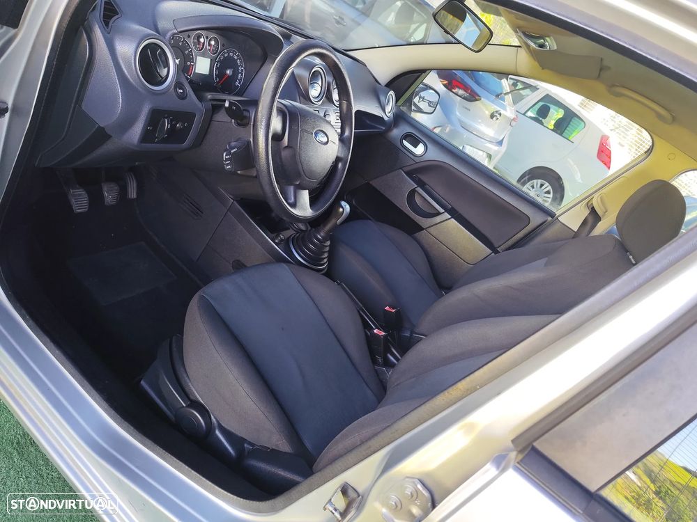Ford Fiesta 1.25 Trend - 18