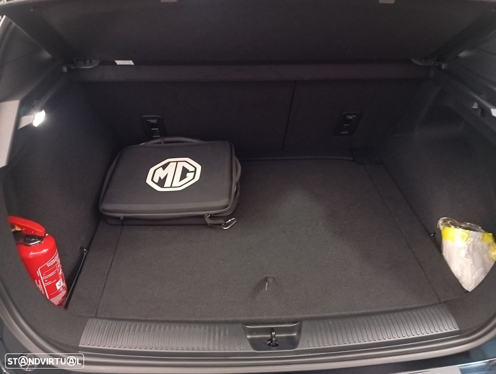 MG MG4 64 kWh Luxury - 14