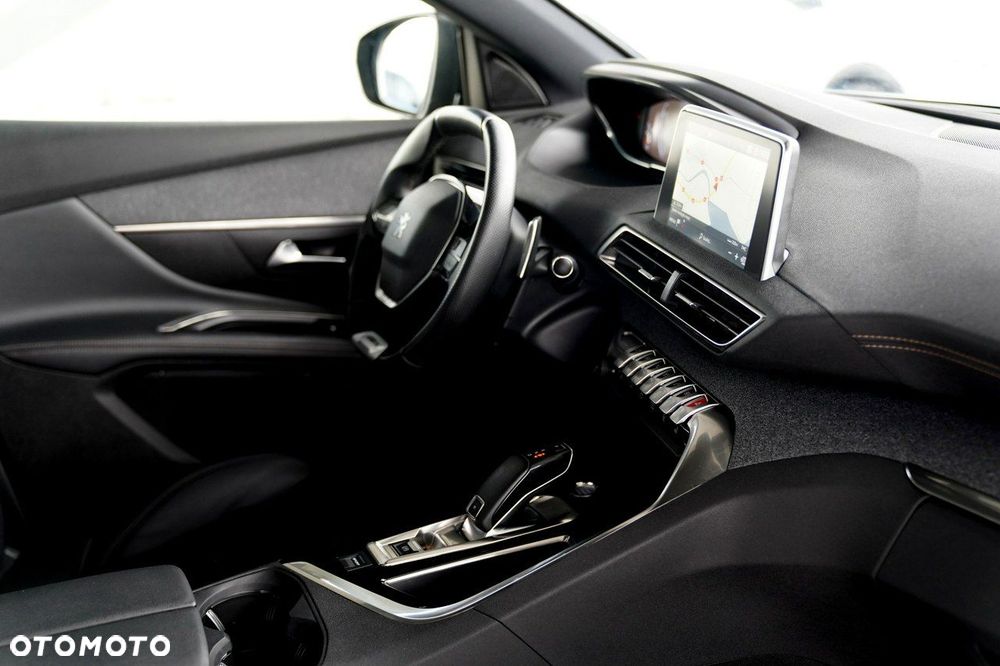 Peugeot 5008 1.6 PureTech GT Line S&S EAT8 - 22