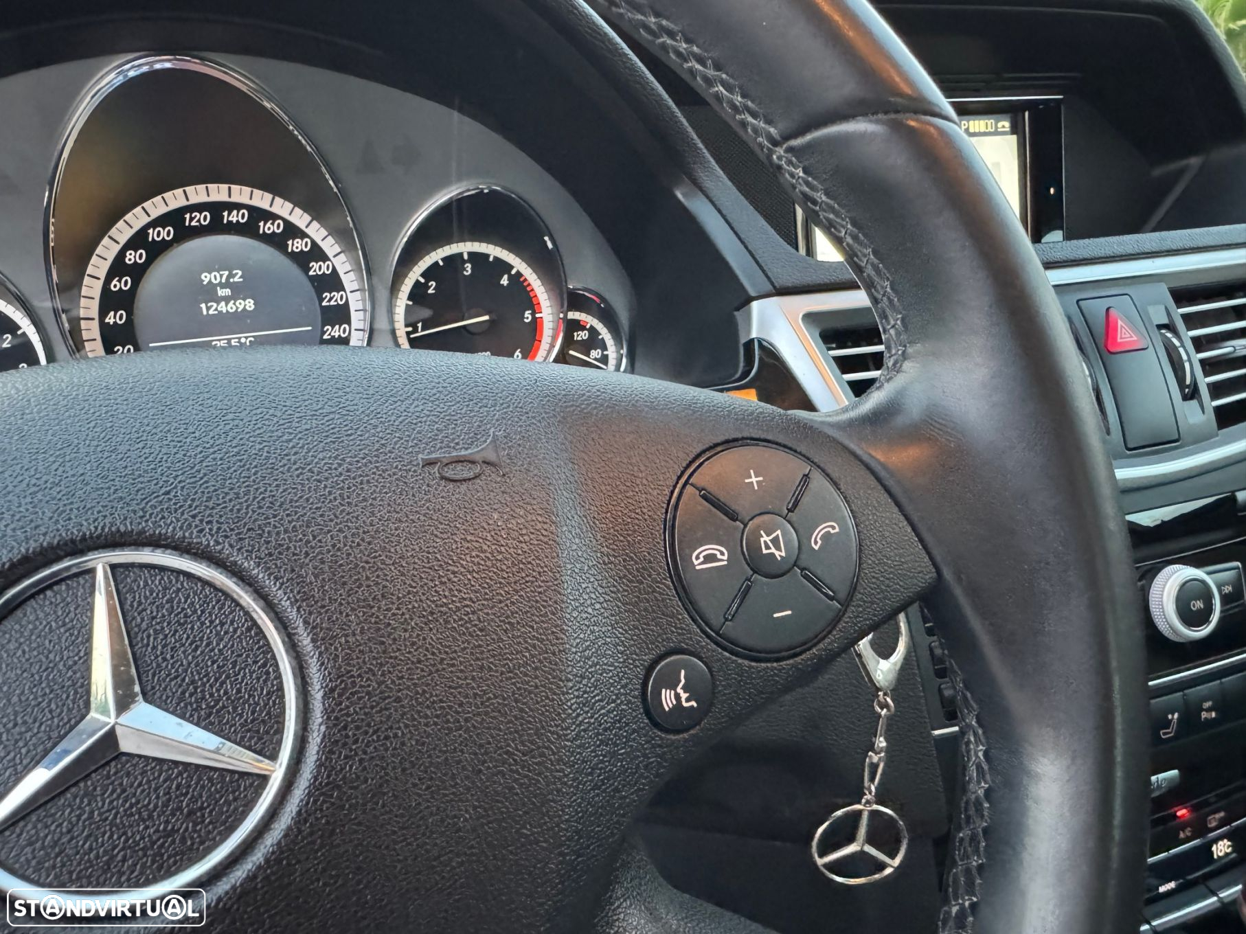 Mercedes-Benz E 220 CDi Avantgarde BlueEfficiency Auto. - 16
