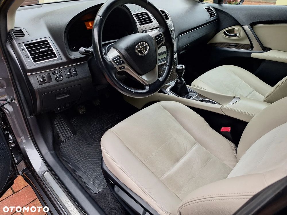 Toyota Avensis 2.0 Prestige NAVI - 21