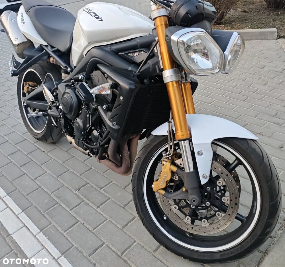 Triumph Street Triple - 1