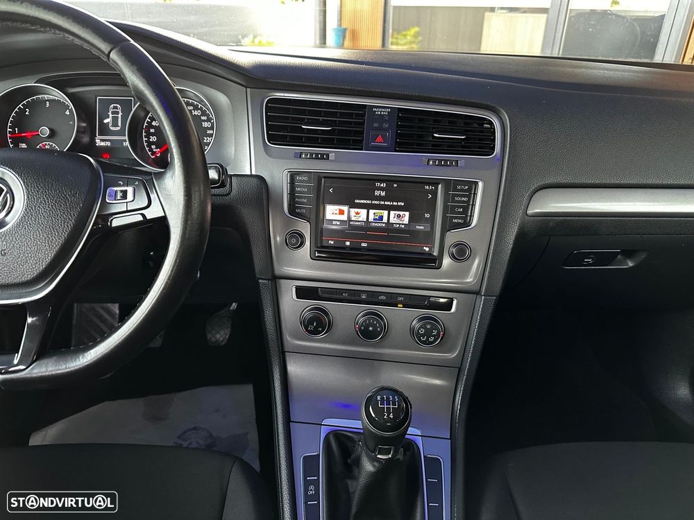 VW Golf 1.6 TDI Confortline - 25
