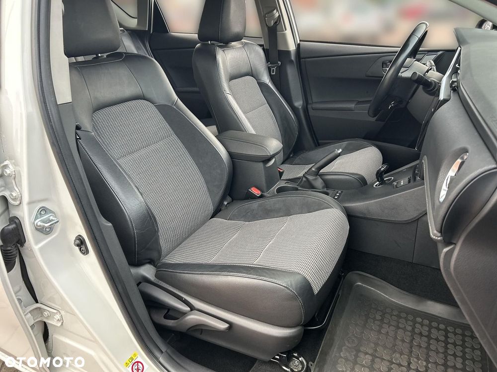 Toyota Auris - 10