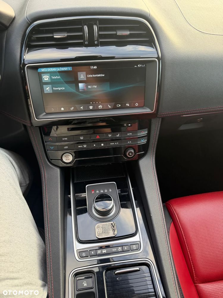 Jaguar F-Pace - 9