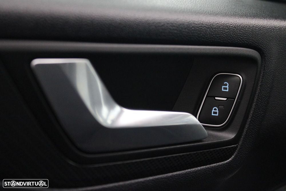 Ford Kuga 1.5 EcoBoost ST-Line - 32