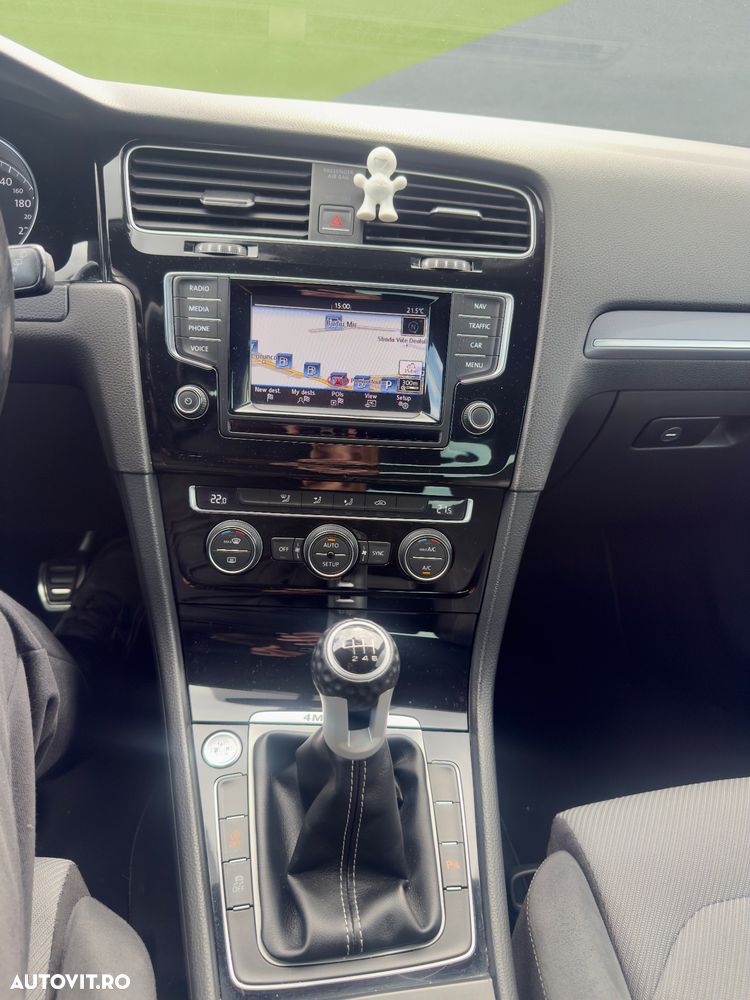 Volkswagen Golf - 25