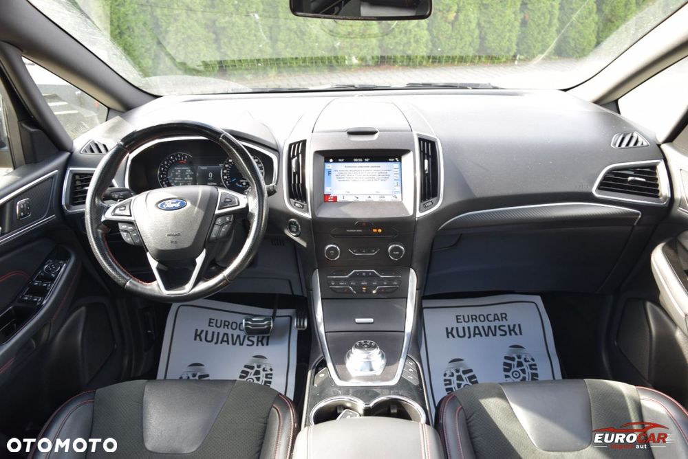Ford S-Max - 13