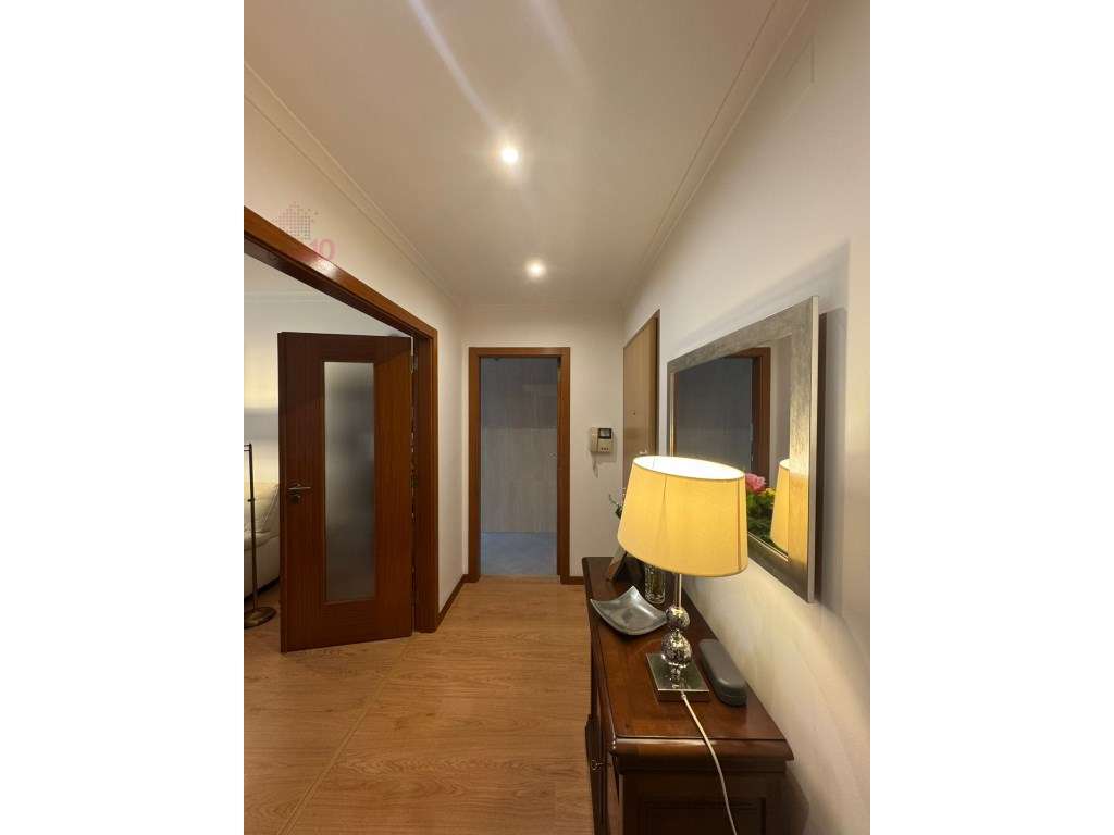 Excelente apartamento T2 para venda em Mem Martins - Grande imagem: 3/24
